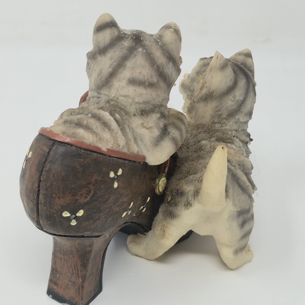 Vintage Kittens in Shoe Figurine Gray Tabby Cats High Heel Resin Decor 4"Hx5L" - Picture 7 of 13